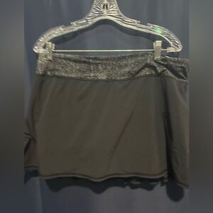 Black size 12 Lululemon skirt /skort